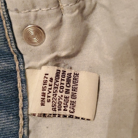 Hot Kiss Mid Rise Midi Distressed Jean Shorts Women's Size 12 - Picture 8 of 8